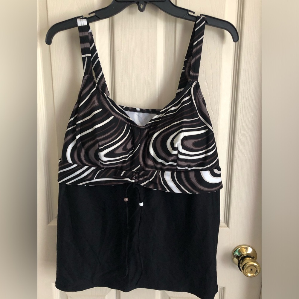 Black and White Swirl Tanki Top🩱